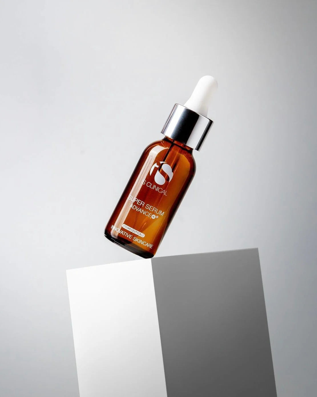 IS Clinical Super top Serum